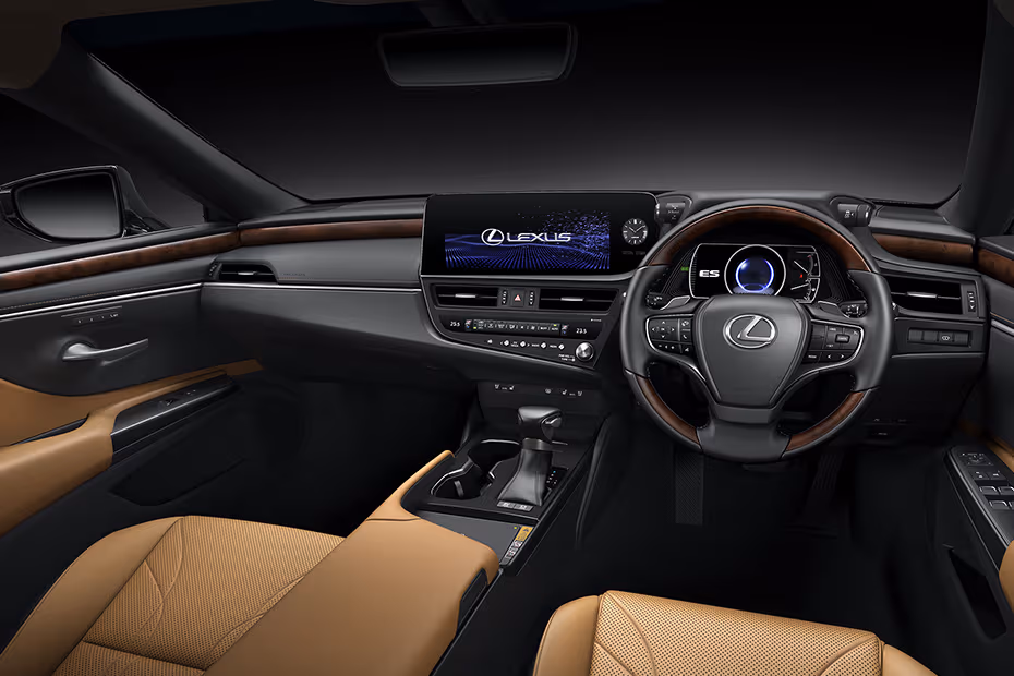 Lexus ES300h driver cockpit and controls