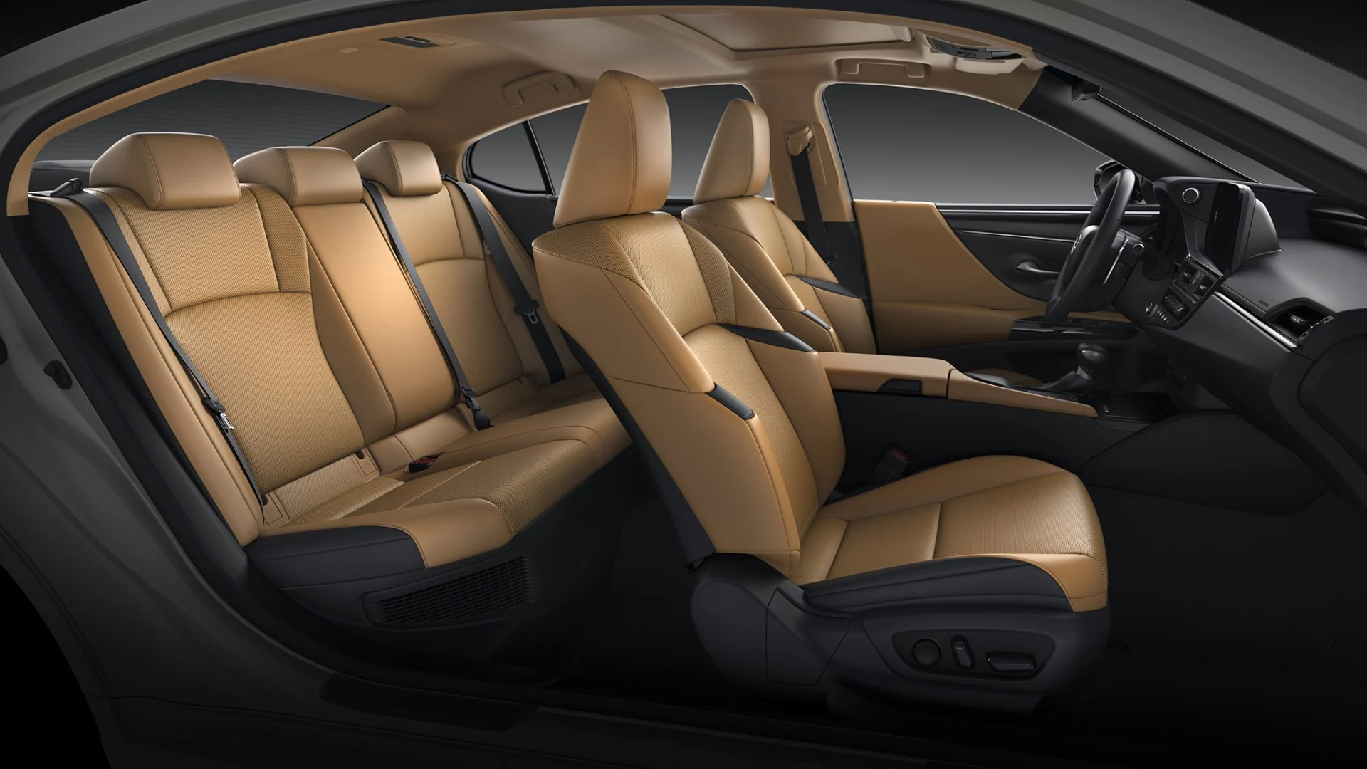 Lexus ES300h spacious rear cabin